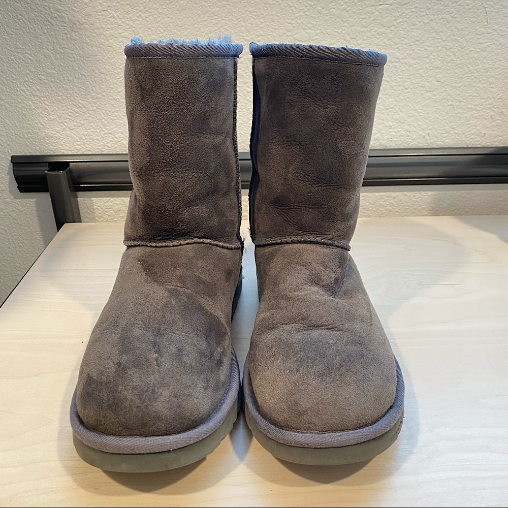 UGG Classic Short Boot